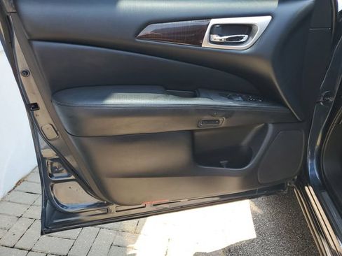 Used 2013 Nissan Pathfinder SL w/ Cargo Pkg FWD image 29