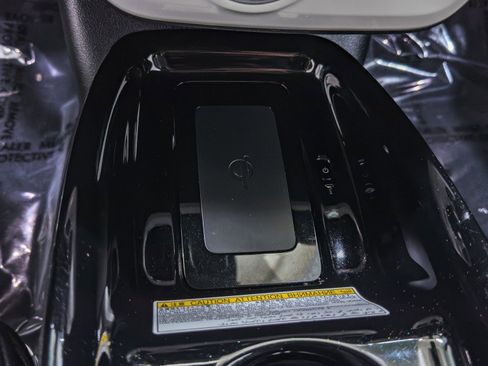 Used 2017 Toyota Prius Prime Premium image 29