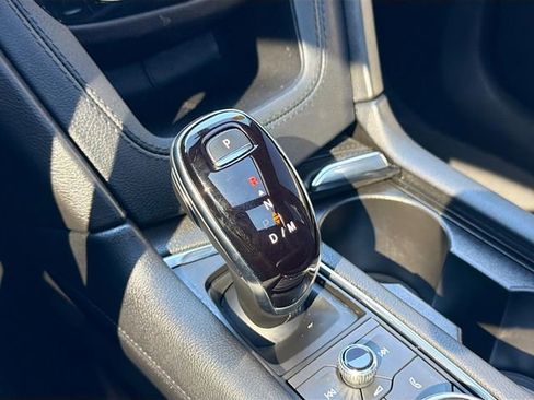 Used 2025 Cadillac XT6 Luxury image 31