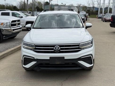 Used 2022 Volkswagen Tiguan SE image 3
