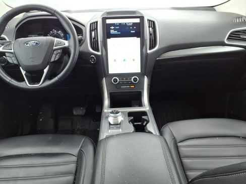 Certified 2022 Ford Edge SEL w/ Convenience Package image 11