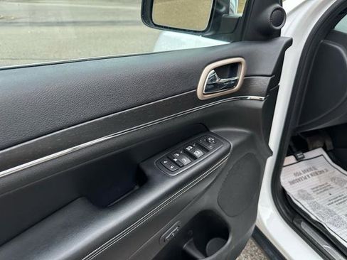 Used 2016 Jeep Grand Cherokee Limited image 22