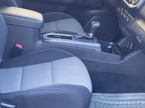 Used 2023 Toyota Tacoma TRD Off-Road image 12