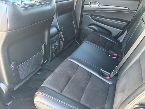 Used 2022 Jeep Grand Cherokee Laredo X image 25