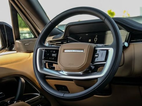 New 2026 Land Rover Range Rover Long Wheelbase SE AWD/4WD image 19