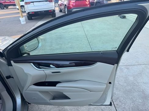 Used 2016 Cadillac XTS Luxury w/ Driver Awareness Package image 15