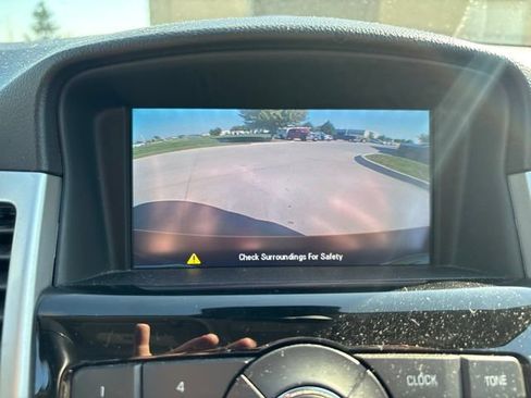 Used 2014 Chevrolet Cruze LT FWD image 17