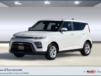 Used 2022 Kia Soul LX w/ Technology Package