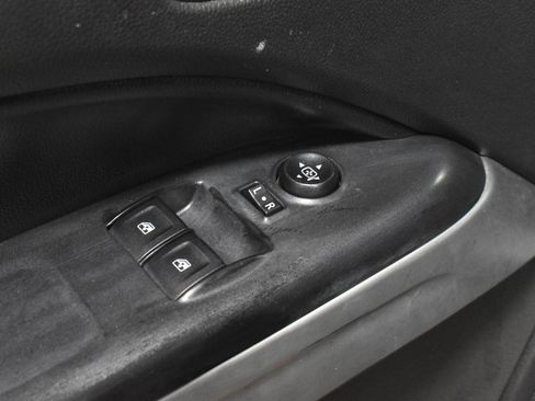 Used 2016 Chevrolet Colorado LT w/ LT Convenience Package RWD image 6