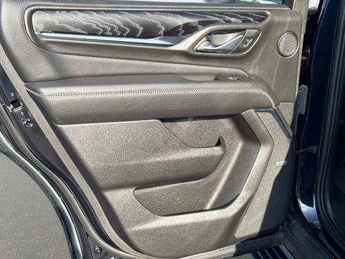 Used 2023 GMC Yukon Denali AWD/4WD image 11