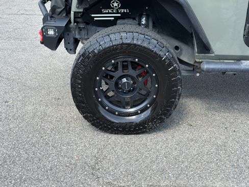 Used 2017 Jeep Wrangler Unlimited Sport w/ Connectivity Group image 5