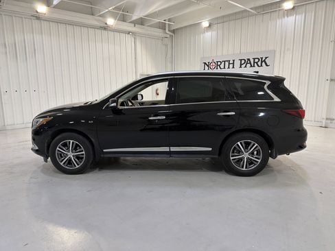 Used 2020 INFINITI QX60 Luxe w/ Essential Package image 2