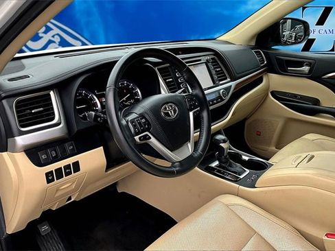Used 2019 Toyota Highlander Limited image 13