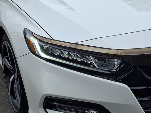 Used 2019 Honda Accord Sport image 9