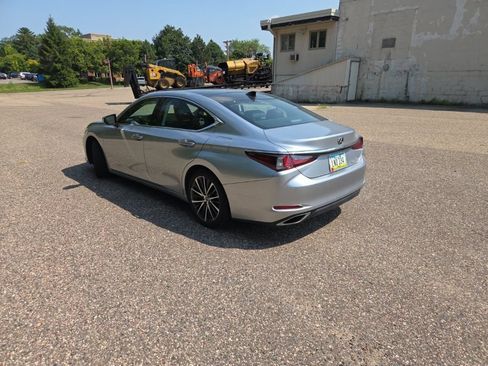 Used 2023 Lexus ES 350 w/ Premium Package FWD image 9