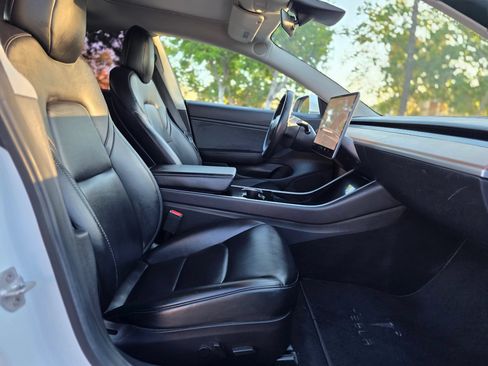 Used 2019 Tesla Model 3 Mid Range RWD image 16