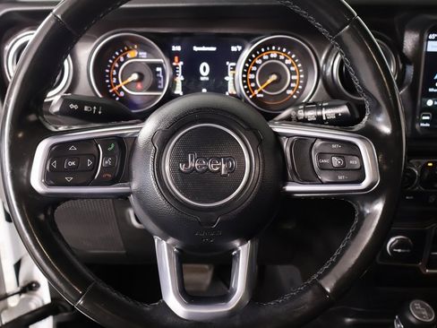 Used 2020 Jeep Wrangler Unlimited Sahara image 3