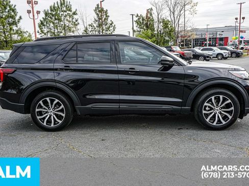 Used 2025 Ford Explorer ST-Line AWD/4WD image 8