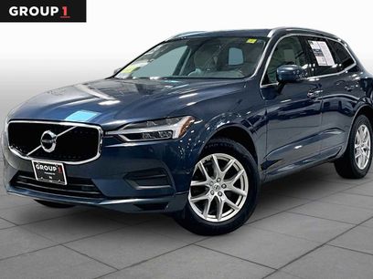 Used 2019 Volvo XC60 T5 Momentum w/ Premium Package
