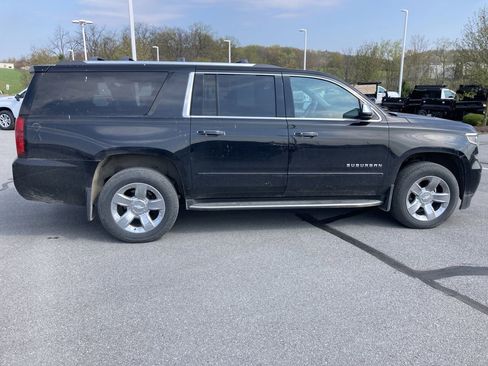 Used 2017 Chevrolet Suburban Premier image 8