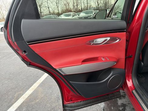 Used 2025 Genesis GV70 3.5T Sport image 21