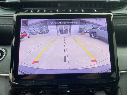 Used 2023 Jeep Grand Cherokee Limited w/ Black Appearance Package image 24