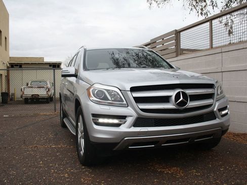 Used 2015 Mercedes-Benz GL 450 4MATIC image 2