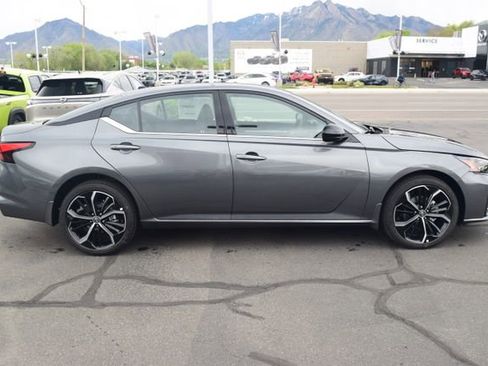 New 2026 Nissan Altima 2.5 SR image 9