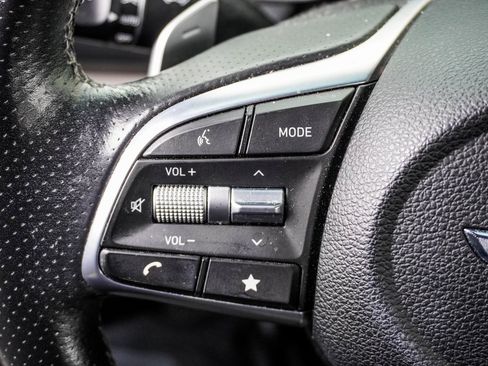 Used 2022 Genesis G70 2.0T image 27