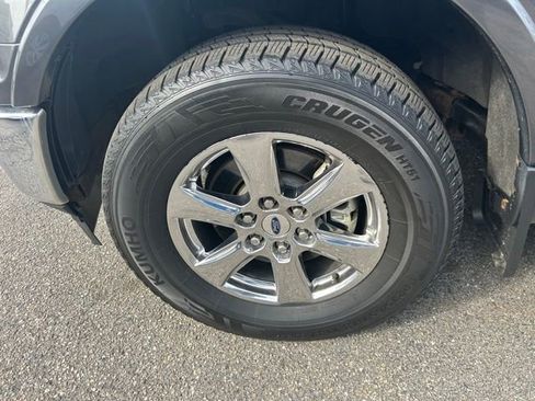 Used 2019 Ford F150 Lariat w/ Equipment Group 502A Luxury AWD/4WD image 6