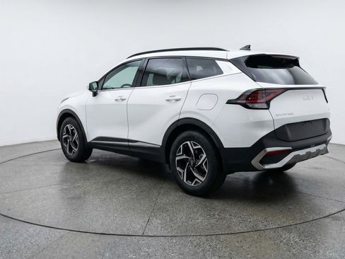 Used 2025 Kia Sportage LX image 6