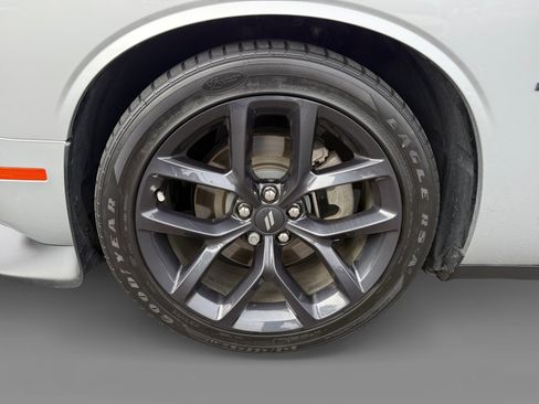 Used 2021 Dodge Challenger R/T w/ Plus Package image 9