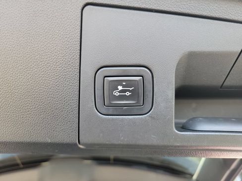Used 2019 Cadillac XT4 Premium Luxury w/ Enhanced Visibility Package FWD image 30