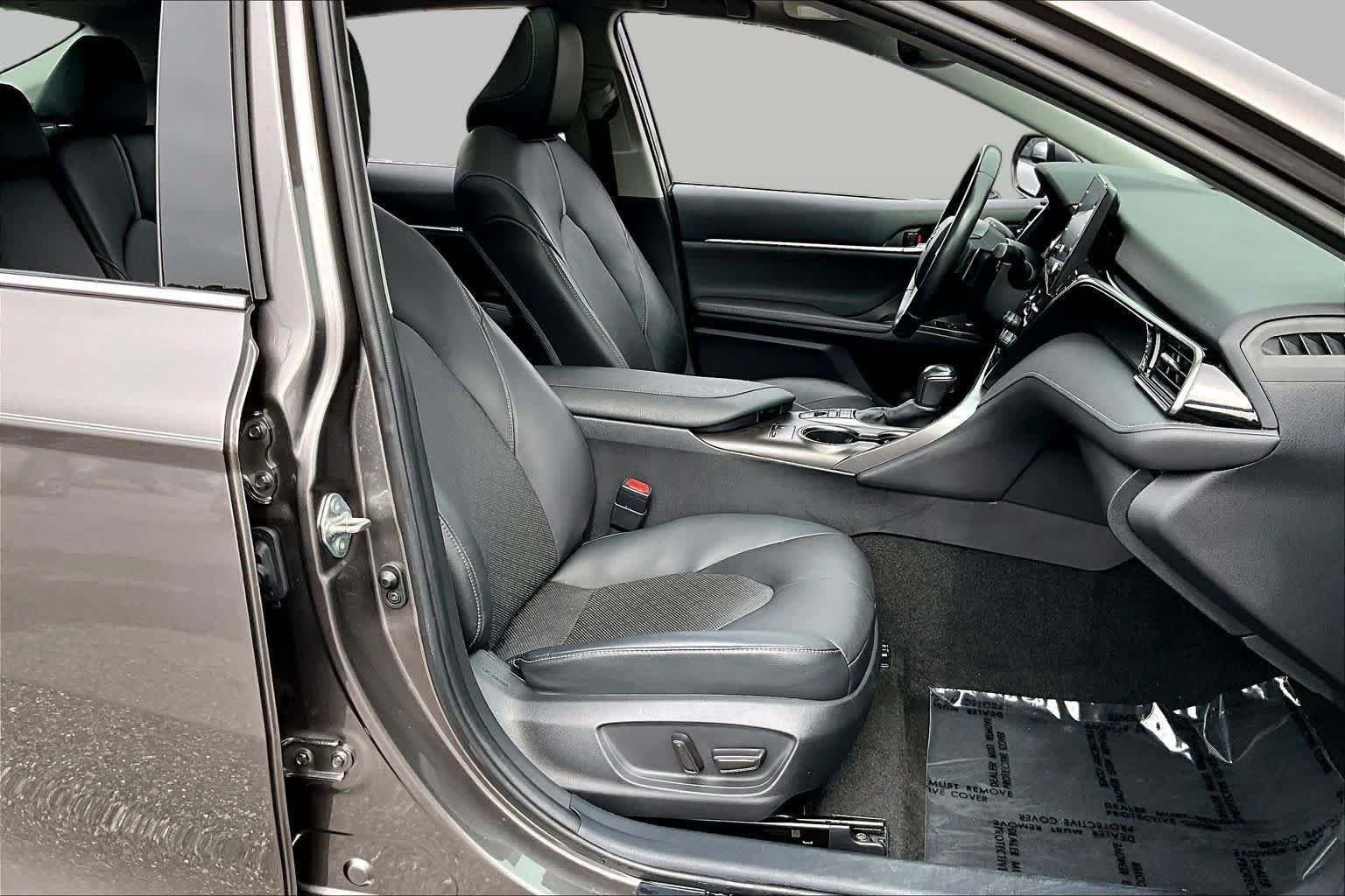 Used 2021 Toyota Camry XSE FWD image 9