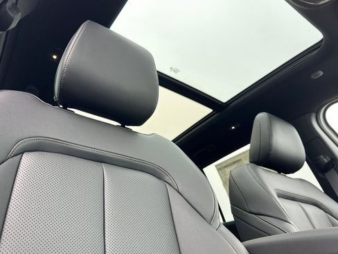 New 2026 Jeep Cherokee Limited image 18