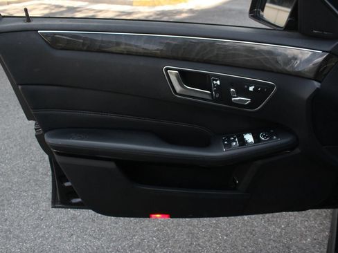 Used 2014 Mercedes-Benz E 350 Sedan image 15