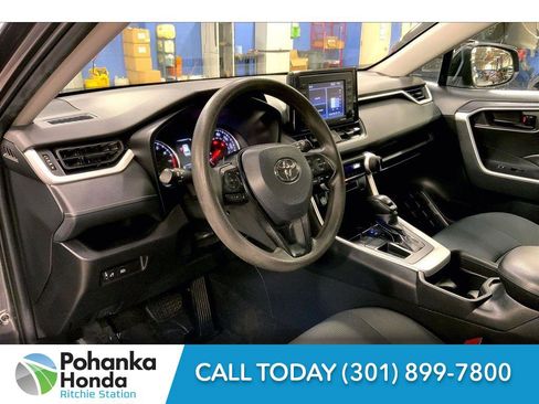 Used 2021 Toyota RAV4 LE image 14