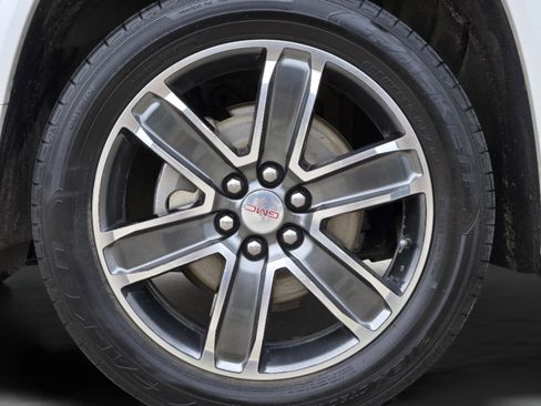 Used 2017 GMC Acadia Denali w/ Technology Package FWD image 34