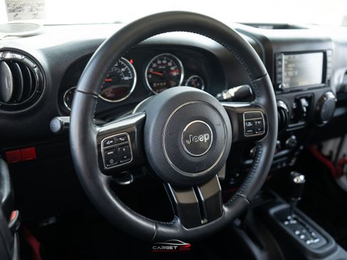 Used 2017 Jeep Wrangler Unlimited Rubicon AWD/4WD image 22