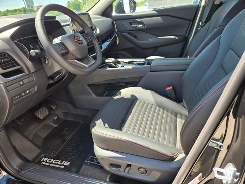 New 2026 Nissan Rogue SV w/ Rock Creek Premium Package AWD/4WD image 4