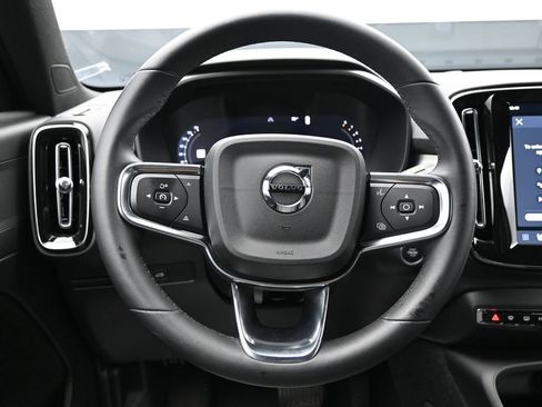 Used 2024 Volvo XC40 B5 Core AWD/4WD image 14
