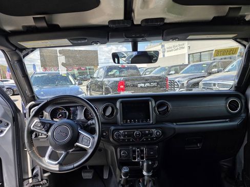 Used 2021 Jeep Wrangler Unlimited Sahara image 4