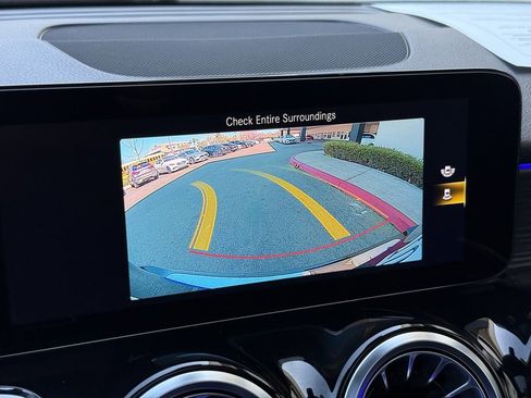 Certified 2023 Mercedes-Benz GLB 250 4MATIC image 5