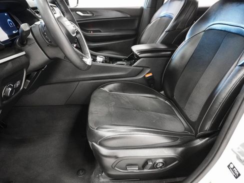 Certified 2023 Jeep Grand Cherokee L Altitude image 9