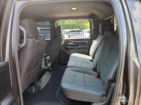 Used 2022 RAM 1500 Big Horn AWD/4WD image 37
