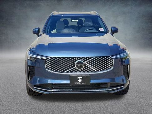 New 2026 Volvo XC90 B6 Core image 2