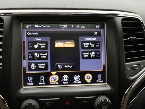 Used 2015 Jeep Grand Cherokee Limited w/ Luxury Group II image 24