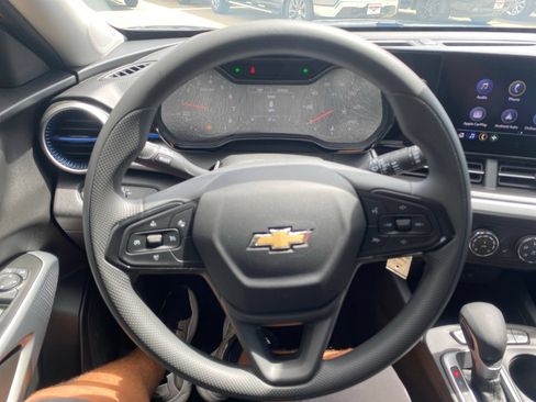New 2026 Chevrolet Trax LS w/ LS Convenience Package FWD image 20