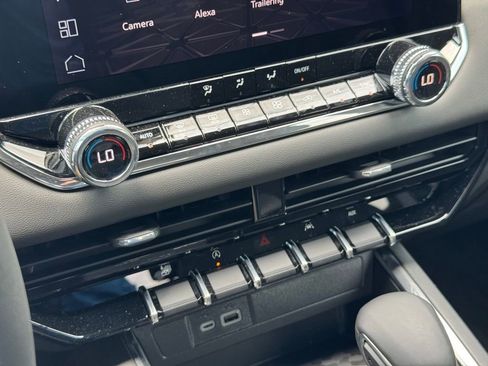 New 2025 GMC Canyon Elevation w/ Convenience Package image 28