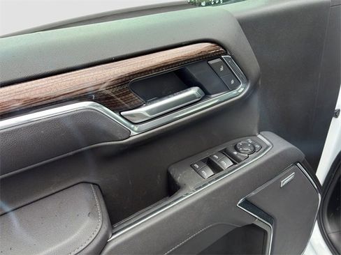 Used 2025 Chevrolet Silverado 1500 LT Trail Boss w/ Convenience Package II image 10